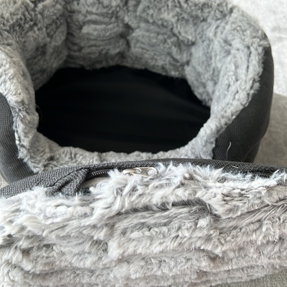 Brand new Bailey&Bella cat or dog bed - Picture 7 of 7